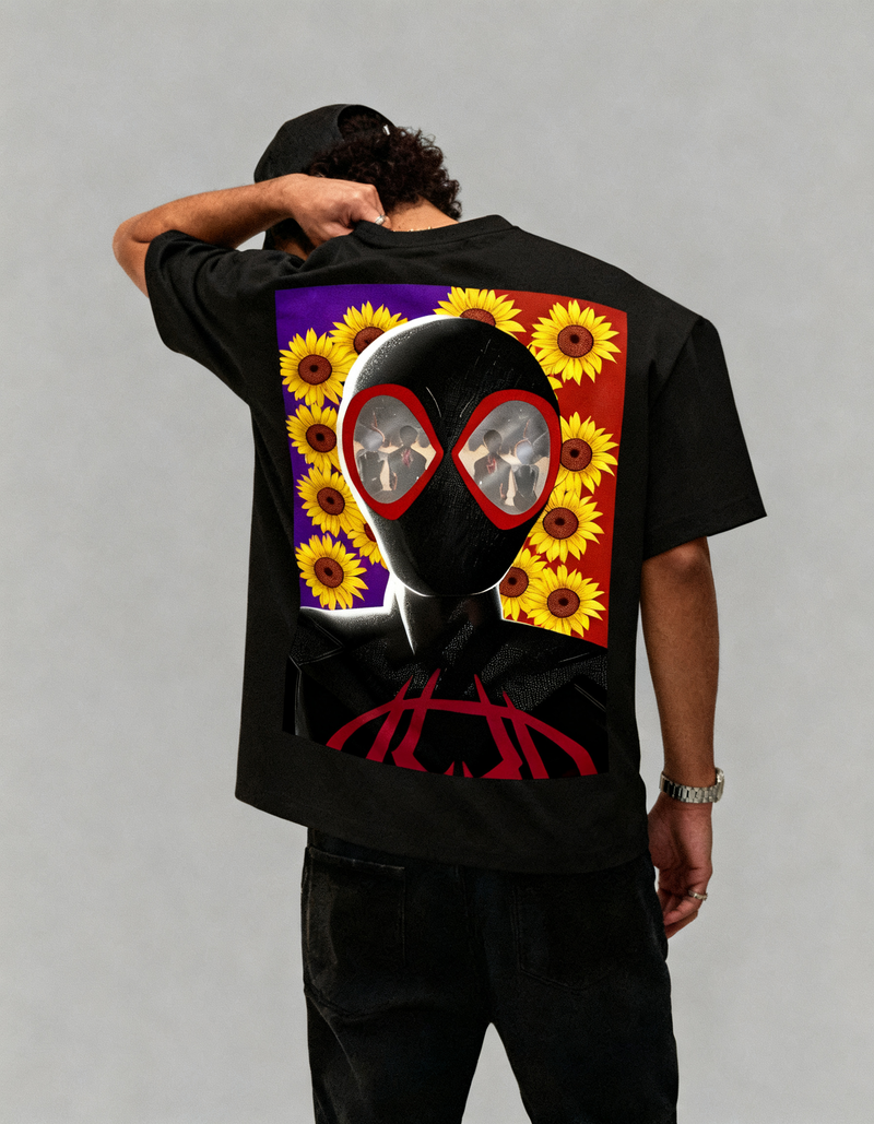 Miles in Bloom - Oversize T-Shirt